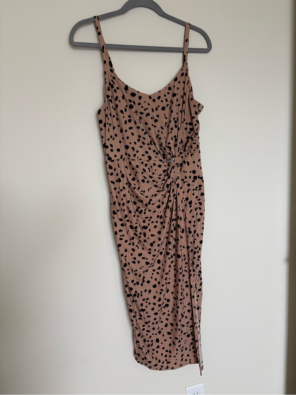 nine britton Tan and Black Spotted Midi Slip Dress